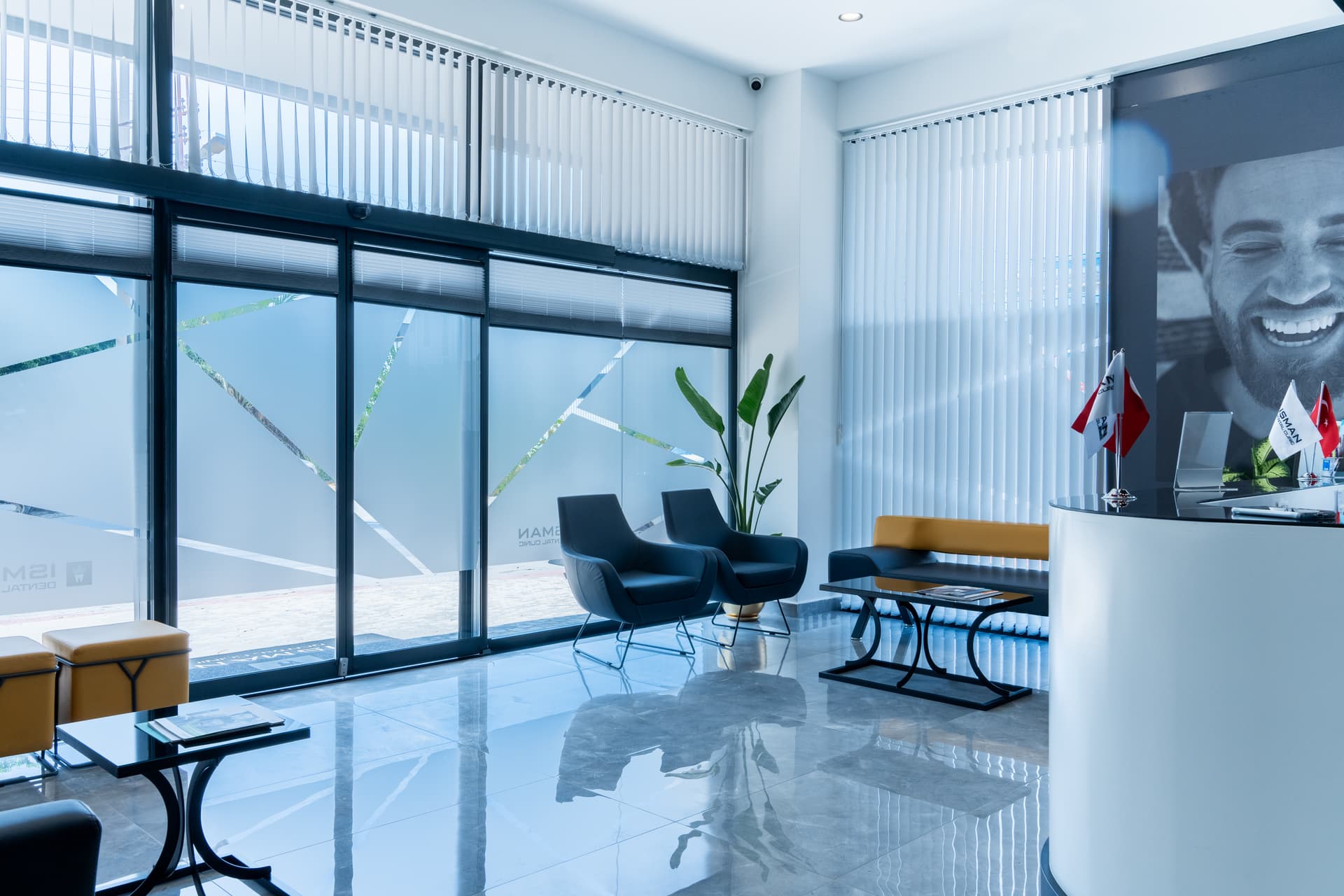 Dt. Özge Aydin Yardim - İşman Dental Alanya diş kliniği ortamı