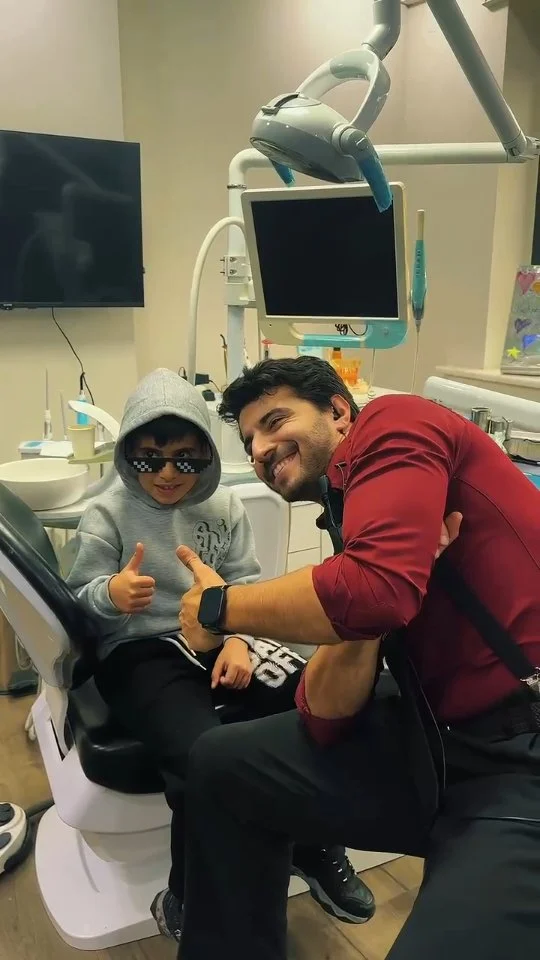 👧🦷 İşman Dental olarak çocuk hastalarımıza özenli, güven veren ve samimi bir tedavi süreci sunuyoruz. Gülümsemeleri bizim için çok kıymetli.
👧🦷 As İşman Dental, we provide our young patients with a caring, reassuring, and friendly treatment process. Their smiles are truly precious to us.

#IsmanDental,  #CocukDis, #KidsDentalCare, #KidsSmile,  #alanyadental